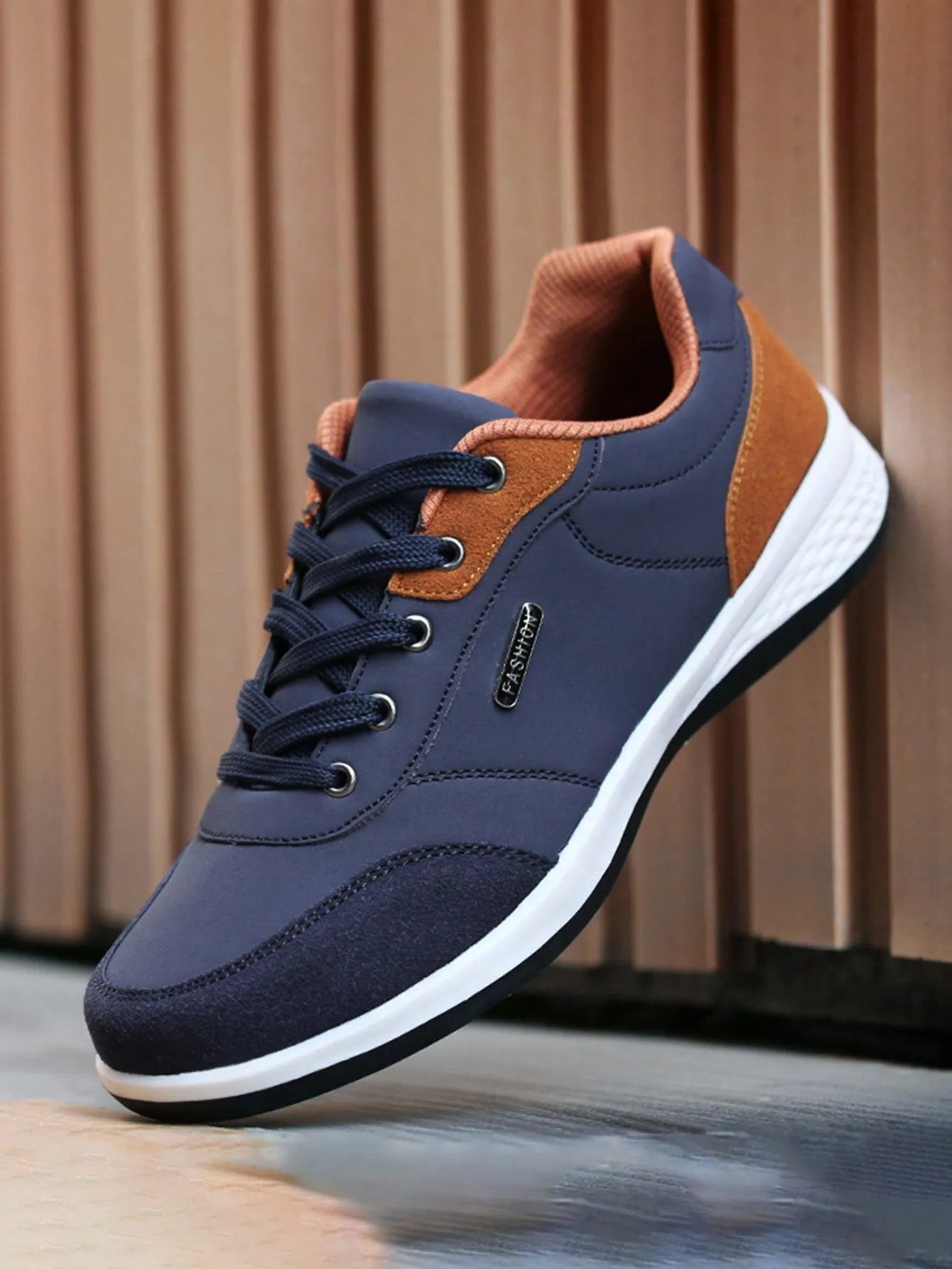 1 Pair Of Shoes Men's Sports Shoes Breathable Men's Casual Shoes Competition Shoes Fashionable Casual Shoes Men's Running Shoes