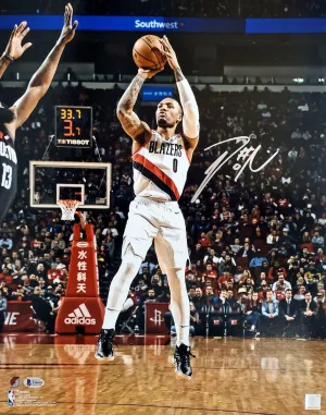 Damian Lillard Autographed 16x20 Photo Portland Trail Blazers Beckett BAS Stock #195896