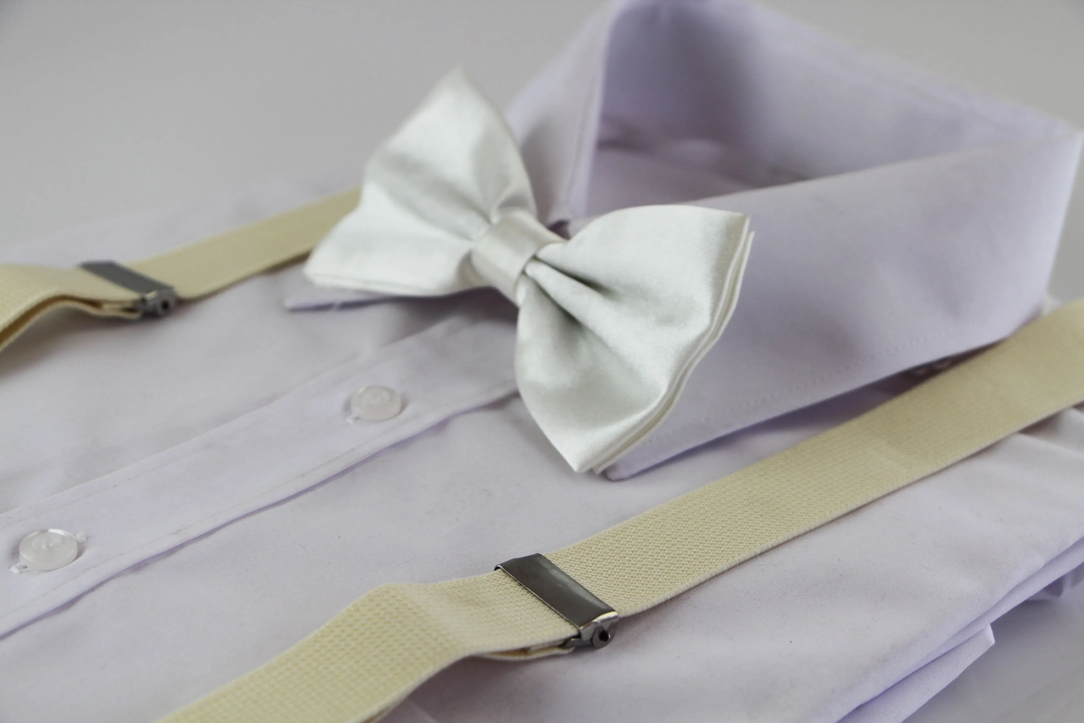 Mens Ivory 100cm Suspenders & Matching Bow Tie Set