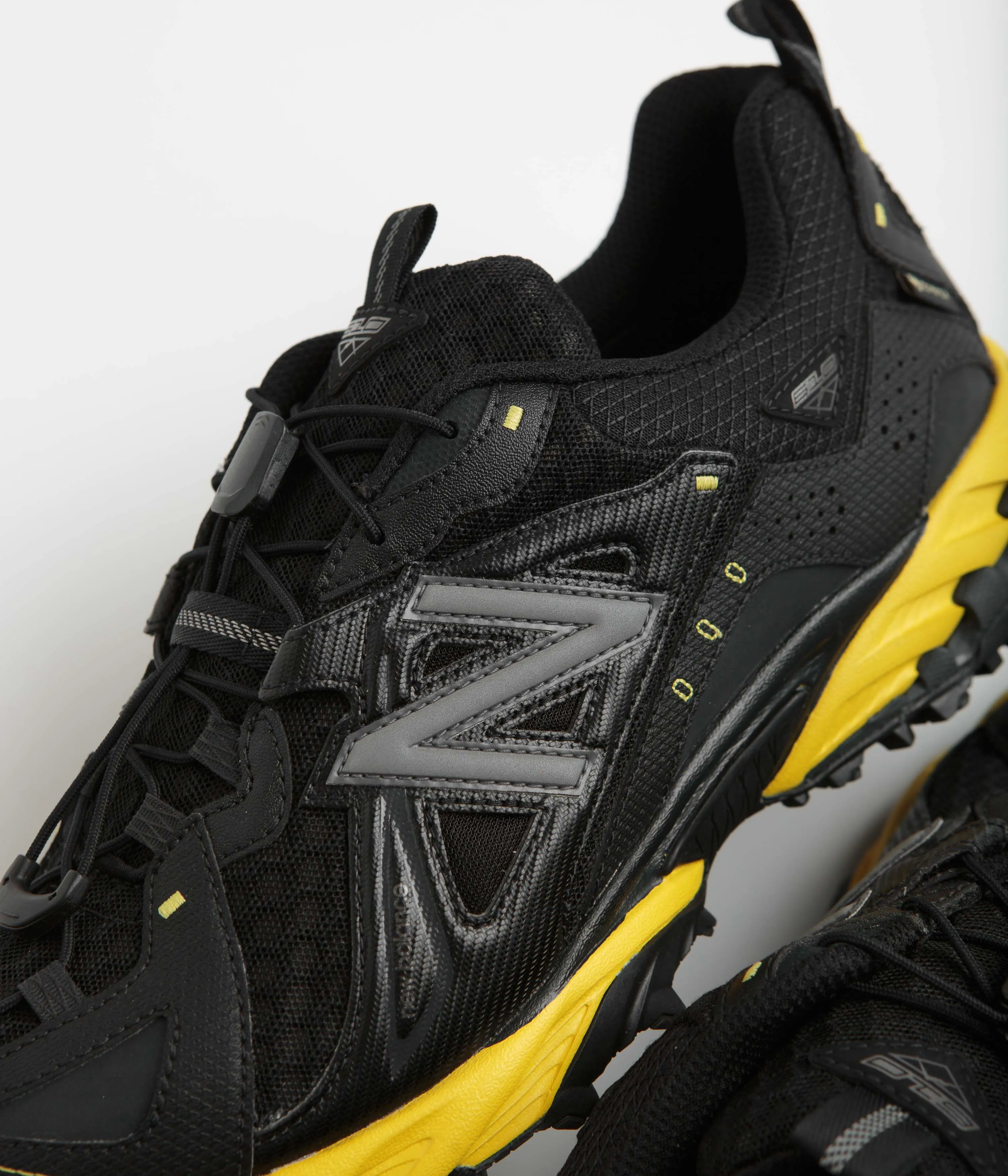 New Balance 610 Shoes - Black