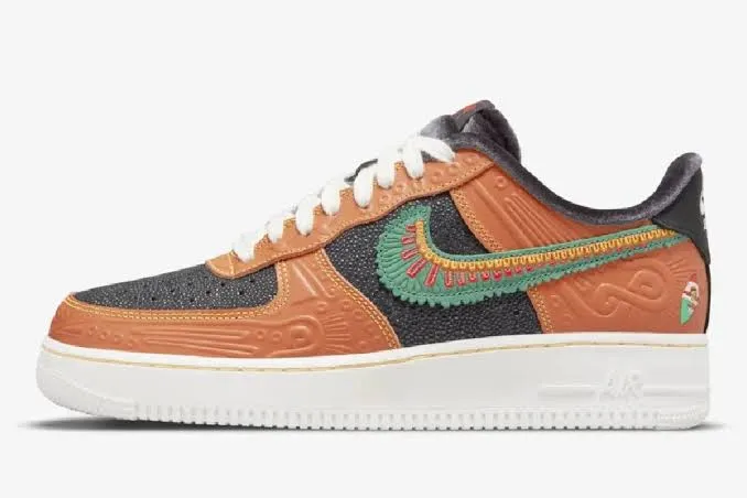 Nike Air Force 1 "Siempre familia" Sneaker