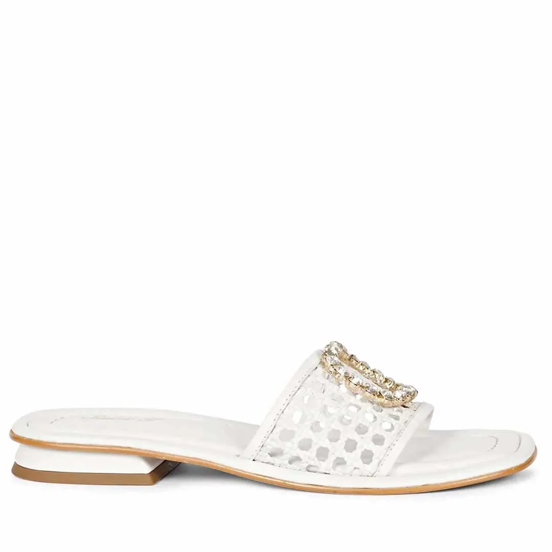 Saint Carly Off White Leather Flat Sandal.